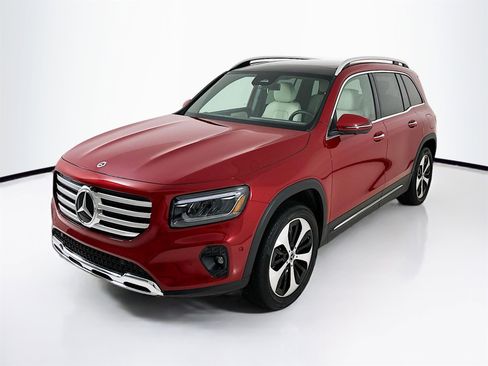 Certified 2025 Mercedes-Benz GLB 250 image 3
