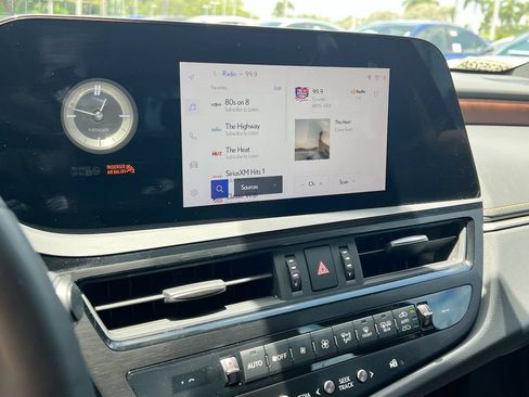 Certified 2024 Lexus ES 350 w/ Premium Package FWD image 15