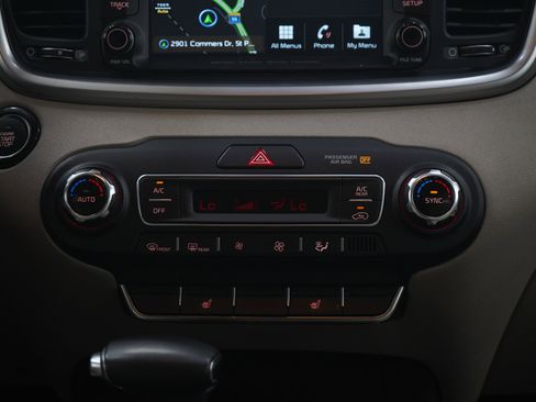 Used 2019 Kia Sorento EX w/ EX Premium Package AWD/4WD image 17