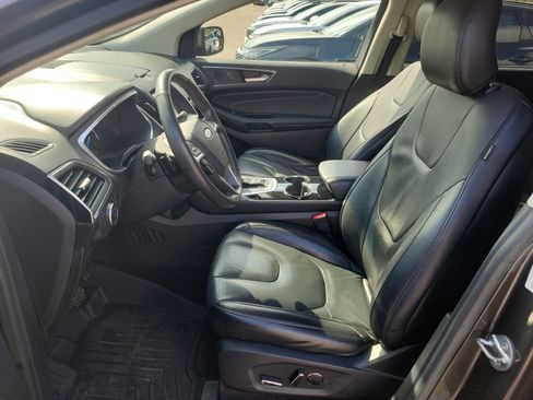 Used 2018 Ford Edge Titanium image 22