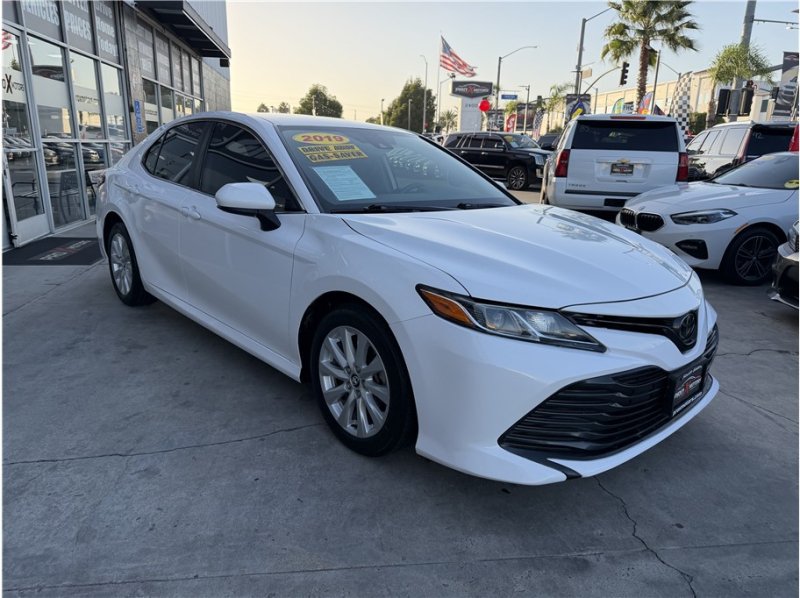 Used 2019 Toyota Camry LE FWD image 51