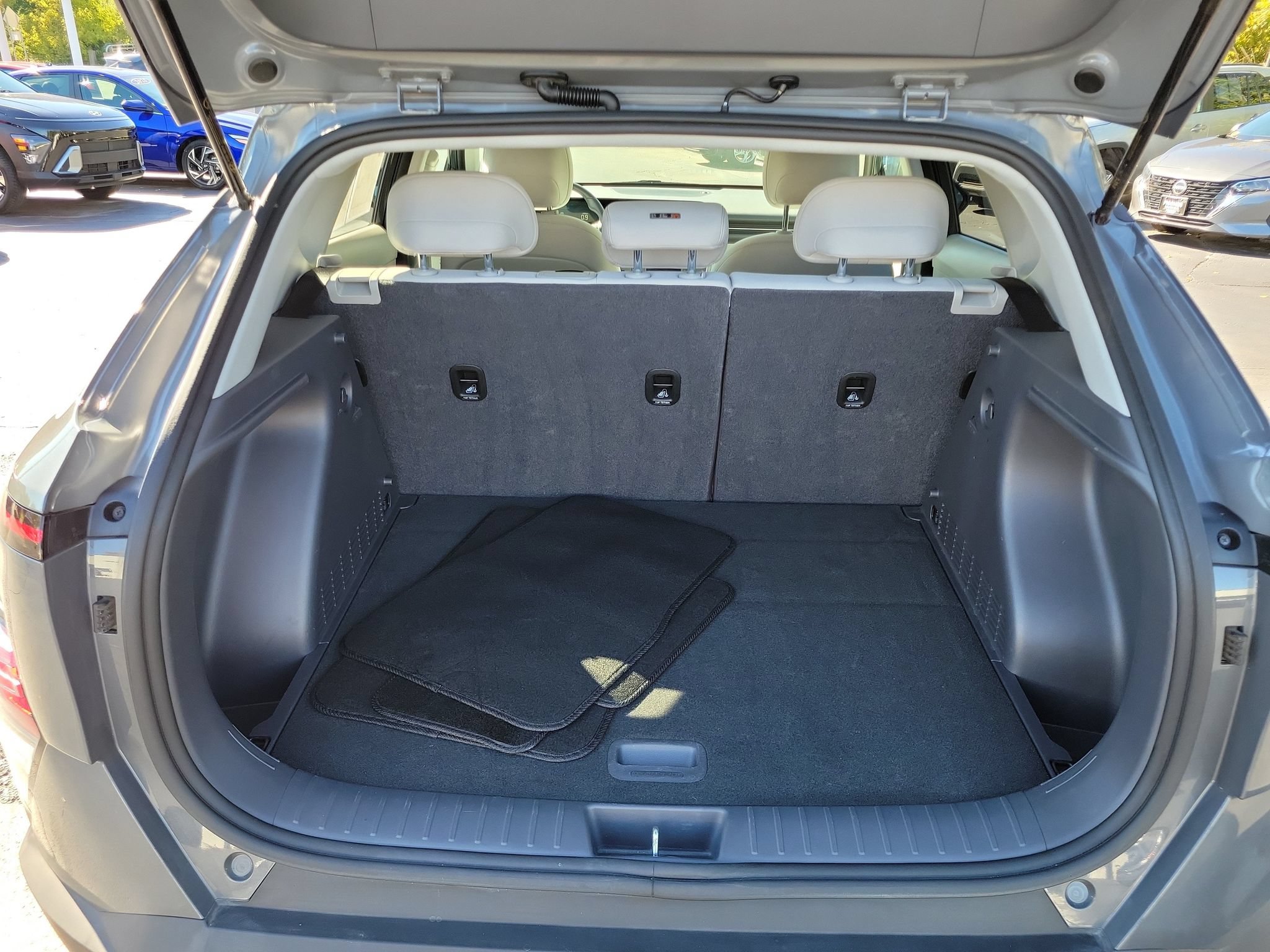 Used 2025 Hyundai Kona SEL AWD/4WD image 28