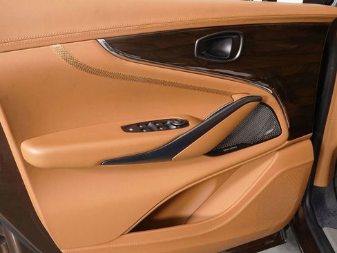 Used 2025 Aston Martin DBX 707 image 14