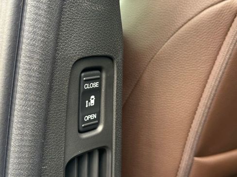 New 2026 Honda Odyssey Touring image 18