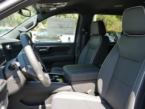 New 2025 Chevrolet Tahoe Premier image 9