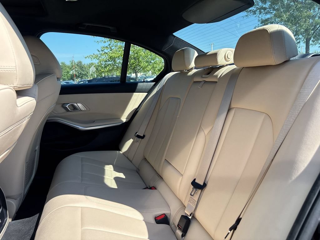 Used 2021 BMW 330i xDrive Sedan AWD/4WD image 14