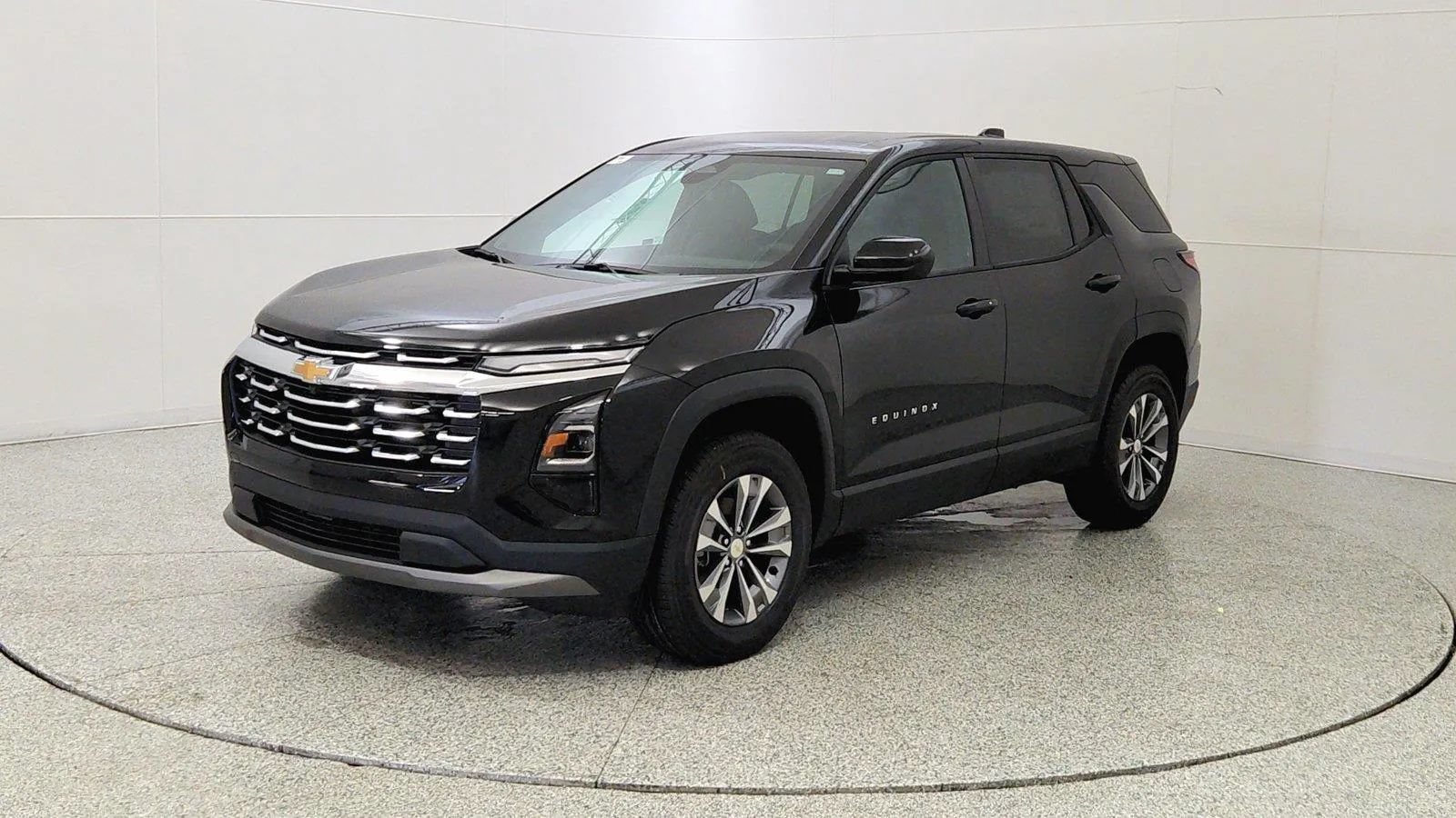 Used 2026 Chevrolet Equinox LT w/ Convenience Package II FWD image 3