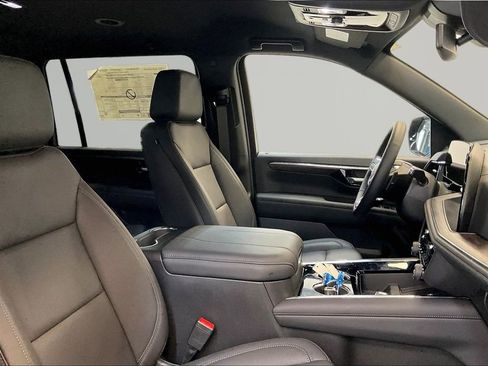 New 2026 Chevrolet Suburban LT w/ Comfort Package AWD/4WD image 13