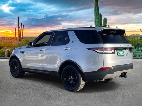 Used 2018 Land Rover Discovery SE image 5