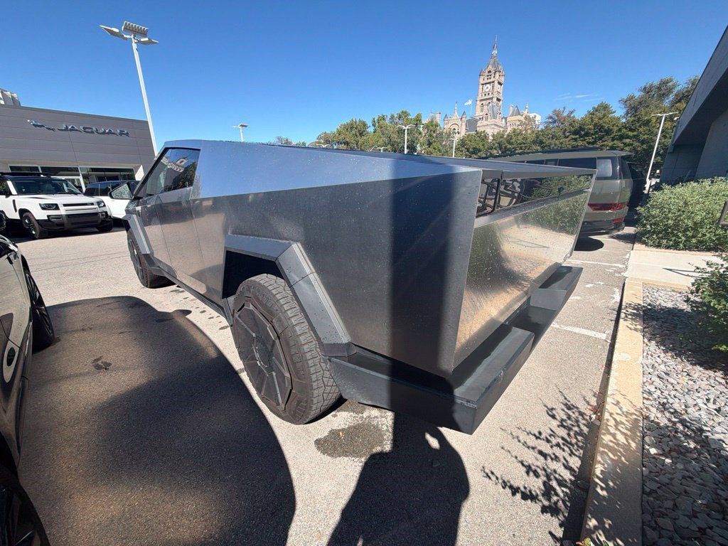 Used 2024 Tesla Cybertruck Cyberbeast AWD/4WD image 5