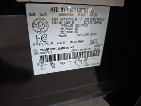 Used 2021 Lincoln Nautilus Reserve w/ Monochromatic Package image 32