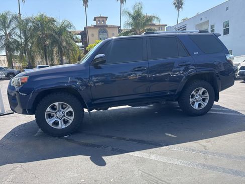 Used 2020 Toyota 4Runner SR5 RWD image 2
