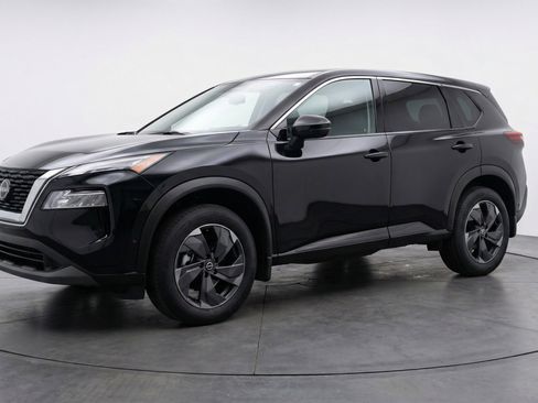 Used 2025 Nissan Rogue SV FWD image 3