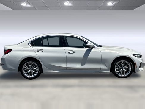 Used 2025 BMW 330i 330i w/ Premium Package image 7