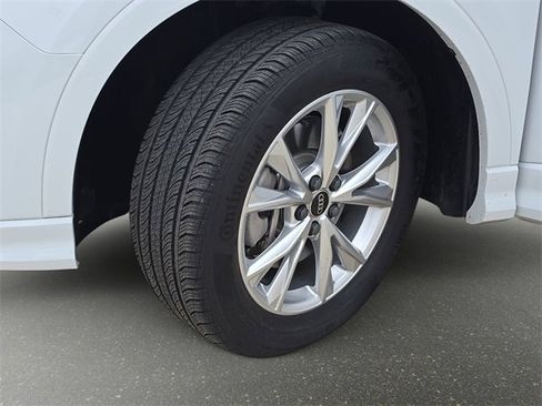 Used 2025 Audi Q3 2.0T Premium w/ Convenience Package image 36