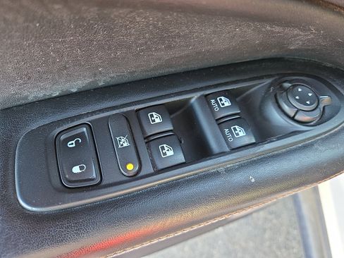 Used 2018 Jeep Compass Latitude w/ Popular Equipment Group image 11