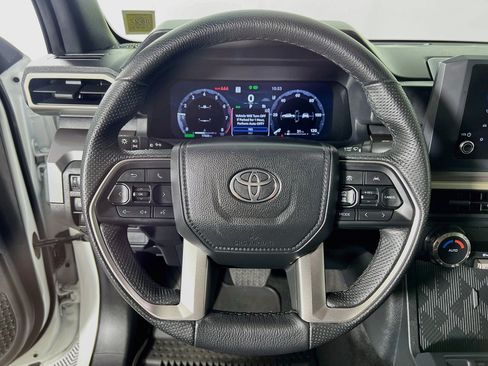 Certified 2026 Toyota Tacoma TRD Off-Road AWD/4WD image 12