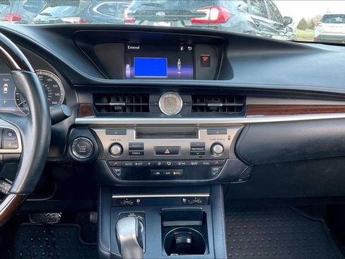 Used 2017 Lexus ES 350 image 23