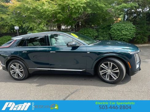 Used 2024 Cadillac Lyriq Luxury AWD/4WD image 14