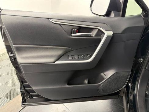Certified 2025 Toyota RAV4 XLE AWD/4WD image 19