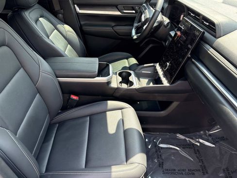 Used 2025 GMC Terrain Elevation w/ Elevation Premium Package AWD/4WD image 35