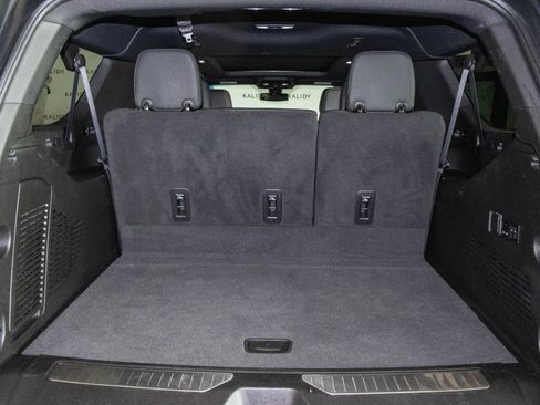 Used 2022 Chevrolet Suburban RST w/ Luxury Package image 24