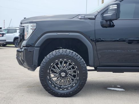 Used 2026 GMC Sierra 2500 Denali Ultimate AWD/4WD image 9