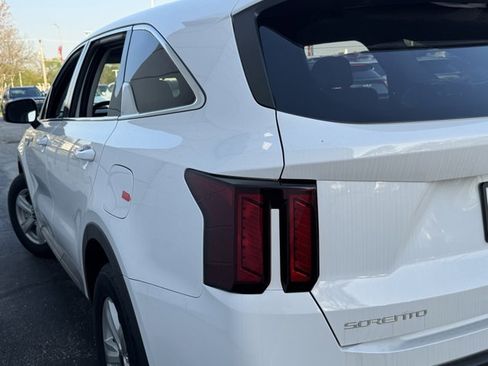 New 2026 Kia Sorento LX FWD image 16