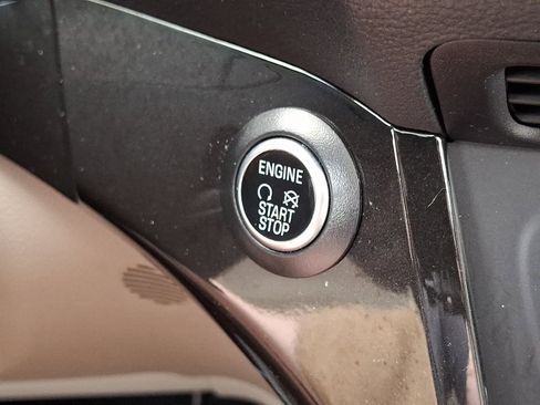 Certified 2018 Ford Escape Titanium w/ Ford Safe & Smart Package image 30