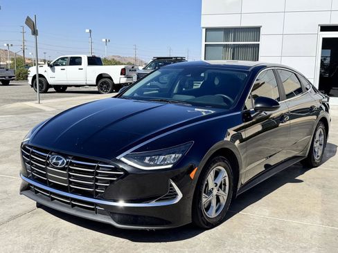 Used 2023 Hyundai Sonata SE FWD image 3