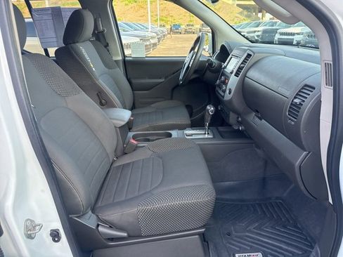 Used 2019 Nissan Frontier PRO-4X image 28