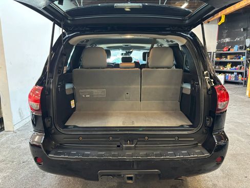 Used 2019 Toyota Sequoia Limited w/ Safety & Convenience Package AWD/4WD image 27