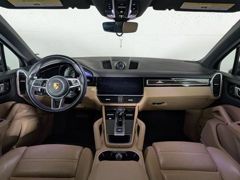 Certified 2023 Porsche Cayenne Platinum Edition AWD/4WD image 18