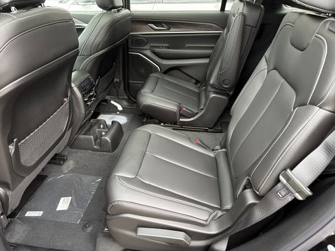 New 2026 Jeep Grand Cherokee L Limited AWD/4WD image 25