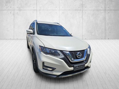 Used 2017 Nissan Rogue SL FWD image 3