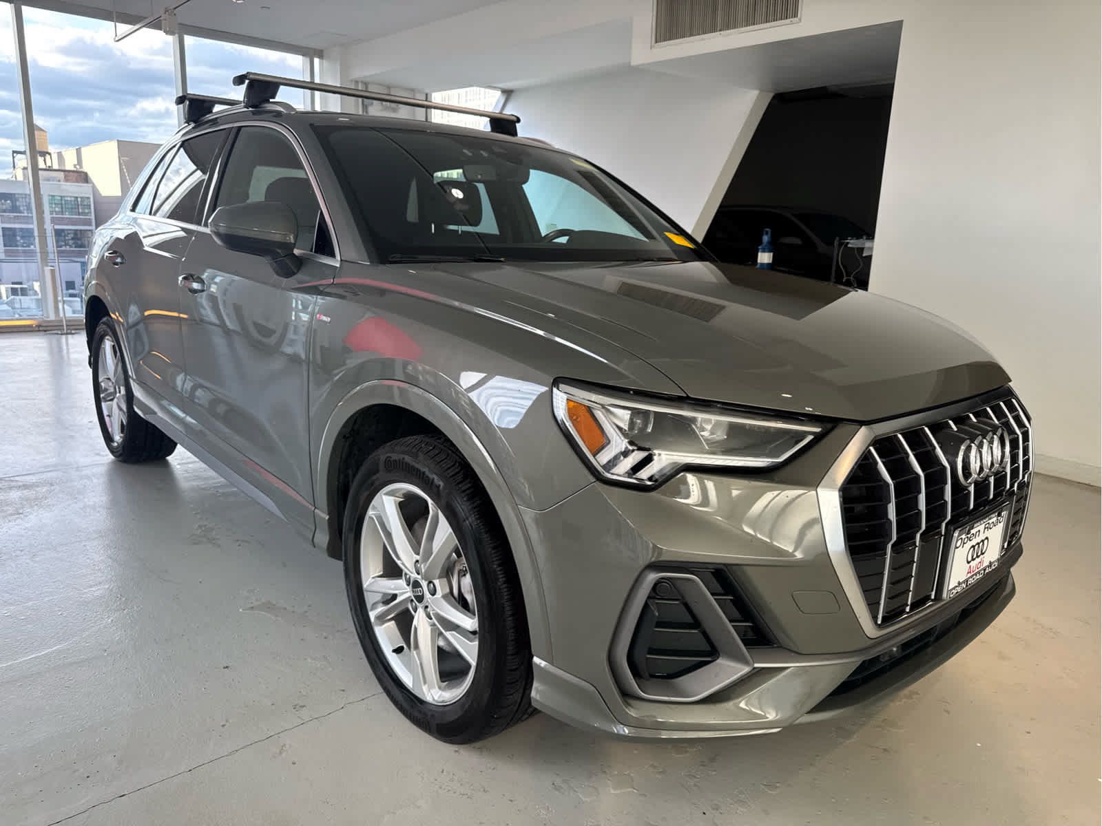 Used 2024 Audi Q3 2.0T Premium w/ Convenience Package AWD/4WD image 5