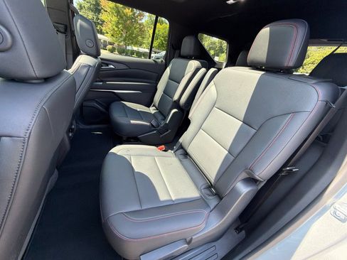 Used 2024 Chevrolet Traverse Z71 w/ LPO, Floor Liner Package AWD/4WD image 24