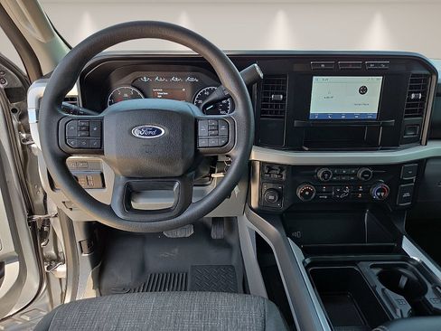 Used 2023 Ford F350 XLT AWD/4WD image 13