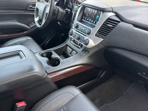 Used 2018 GMC Yukon SLT AWD/4WD image 17