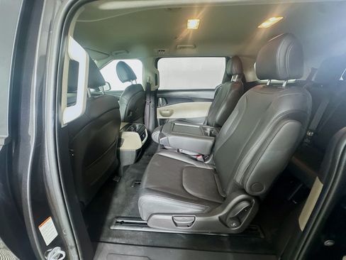 Used 2026 Kia Carnival FWD image 28