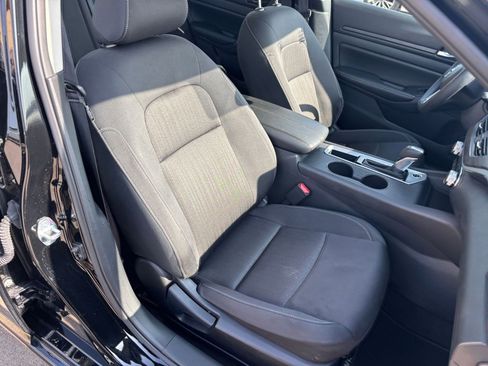 Used 2025 Nissan Altima 2.5 SV FWD image 36