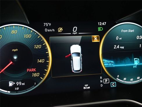 Used 2021 Mercedes-Benz GLC 300 4MATIC image 3