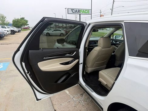 Used 2021 Buick Enclave Essence w/ Sound and Sites Package AWD/4WD image 20