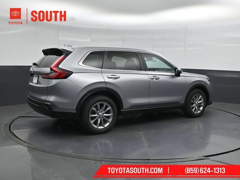 Used 2023 Honda CR-V EX image 2