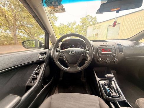 Used 2018 Kia Forte LX FWD image 14