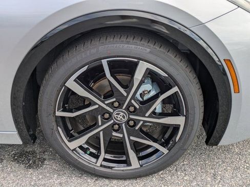 New 2025 Toyota Prius Plug-In Hybrid image 11