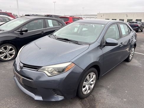 Used 2015 Toyota Corolla LE image 4