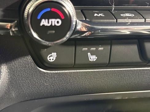 New 2026 MAZDA MAZDA3 Hatchback w/Premium Plus Pkg image 31