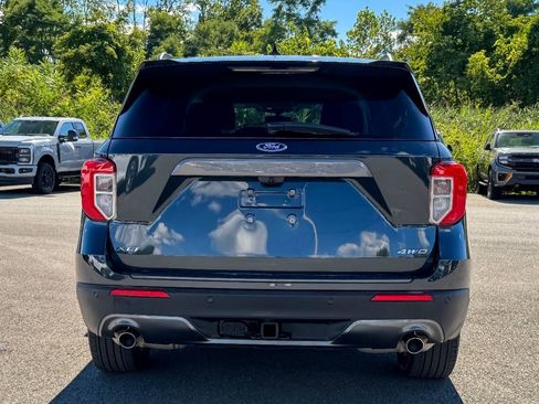 Used 2023 Ford Explorer XLT w/ Equipment Group 202A AWD/4WD image 4