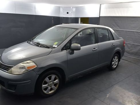 Used 2007 Nissan Versa Sedan FWD image 2